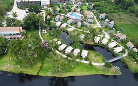 เดอะทรี ริเวอร์ไซด์ รีสอร์ท แก่งกระจาน